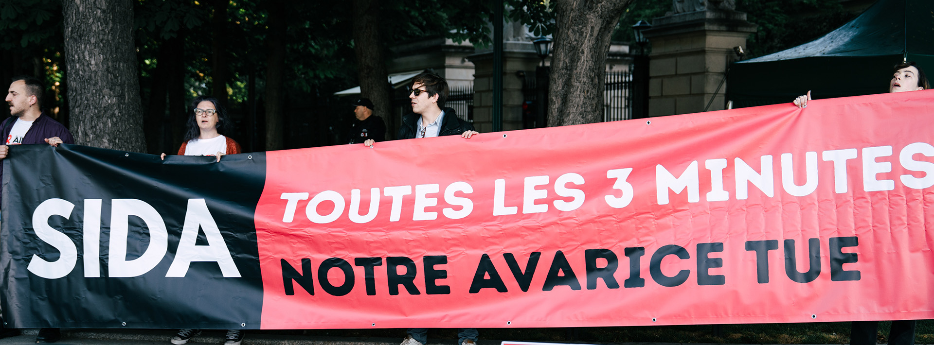 action publique AIDES Coalition PLUS Médecins du monde