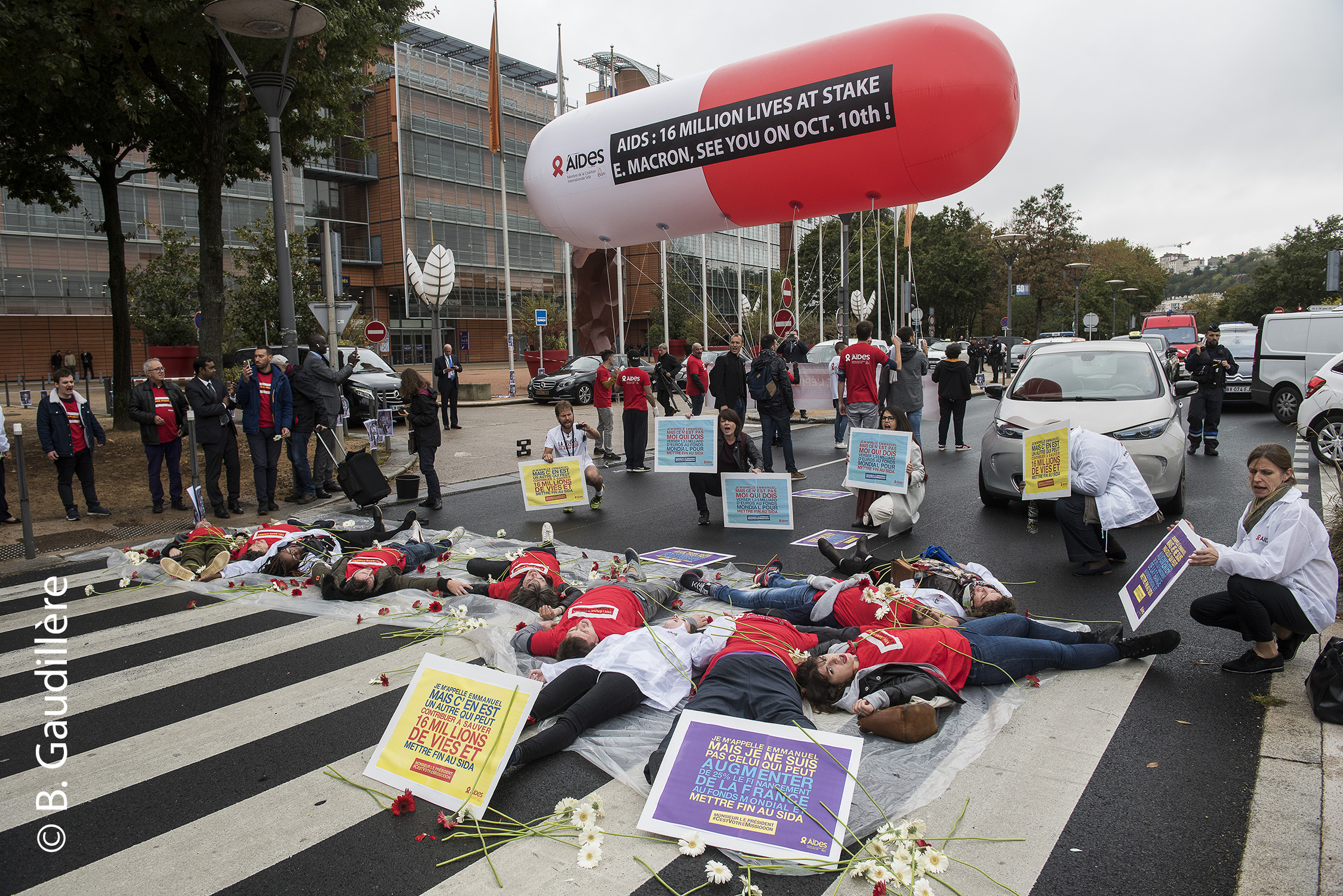 Fonds Mondial Lyon octobre 2019 action AIDES emmanuel macron vih sida